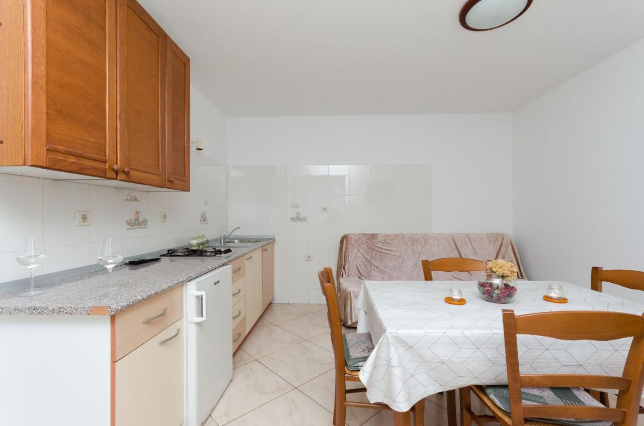 Apartment Zdenko ロヴィニ エクステリア 写真