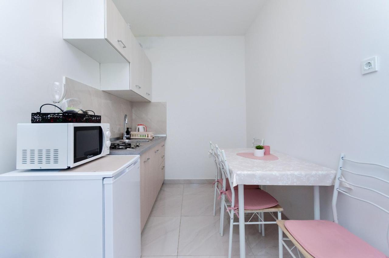 Apartment Zdenko ロヴィニ エクステリア 写真