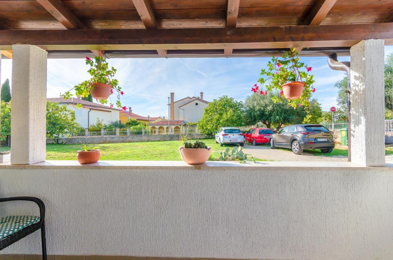 Apartment Zdenko ロヴィニ エクステリア 写真