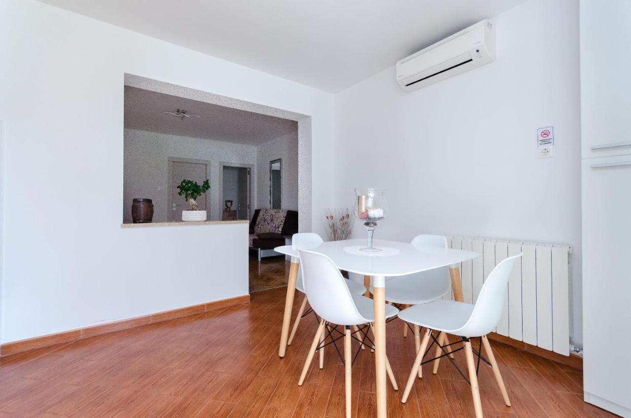 Apartment Zdenko ロヴィニ エクステリア 写真