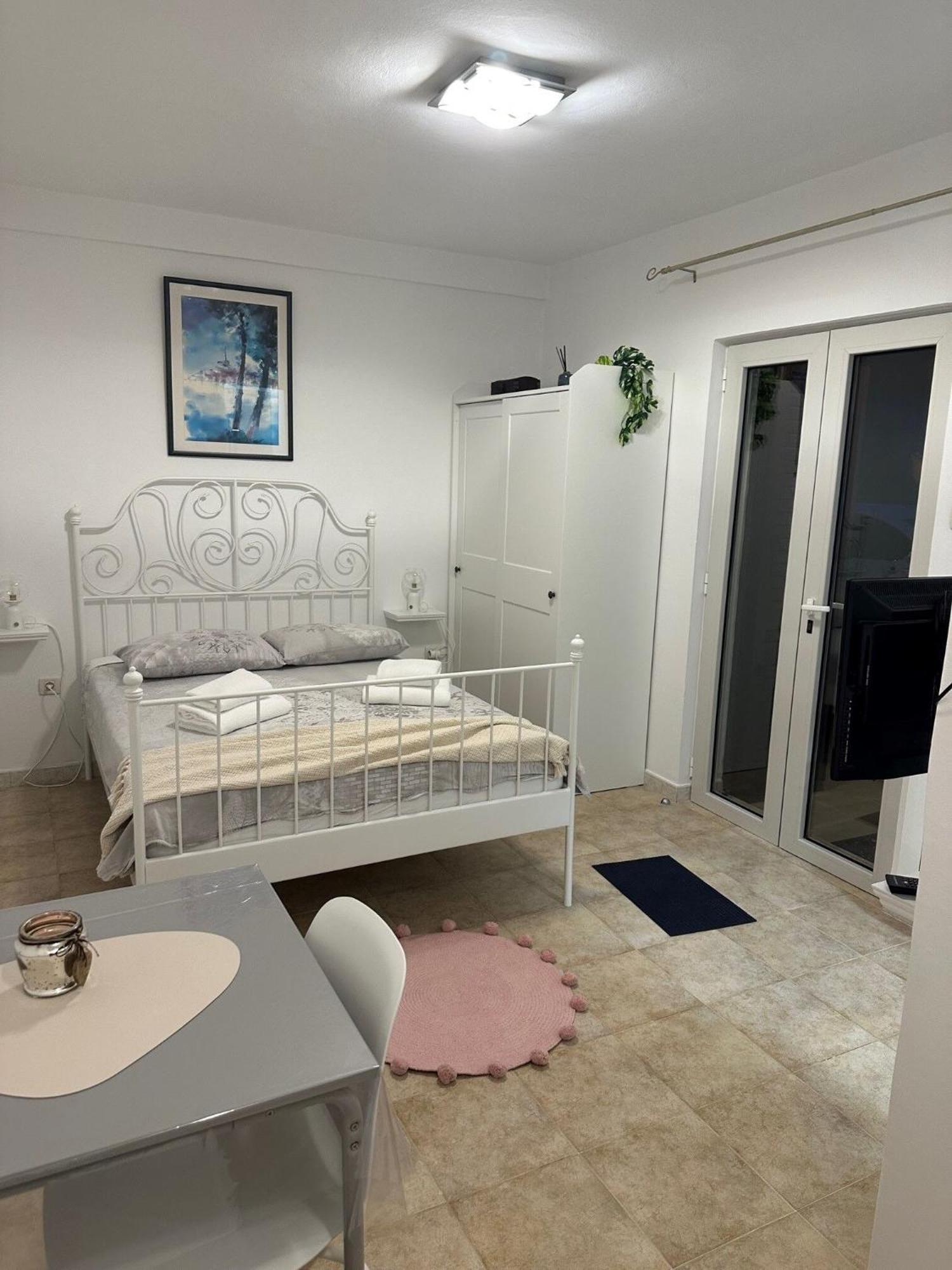Apartment Zdenko ロヴィニ エクステリア 写真